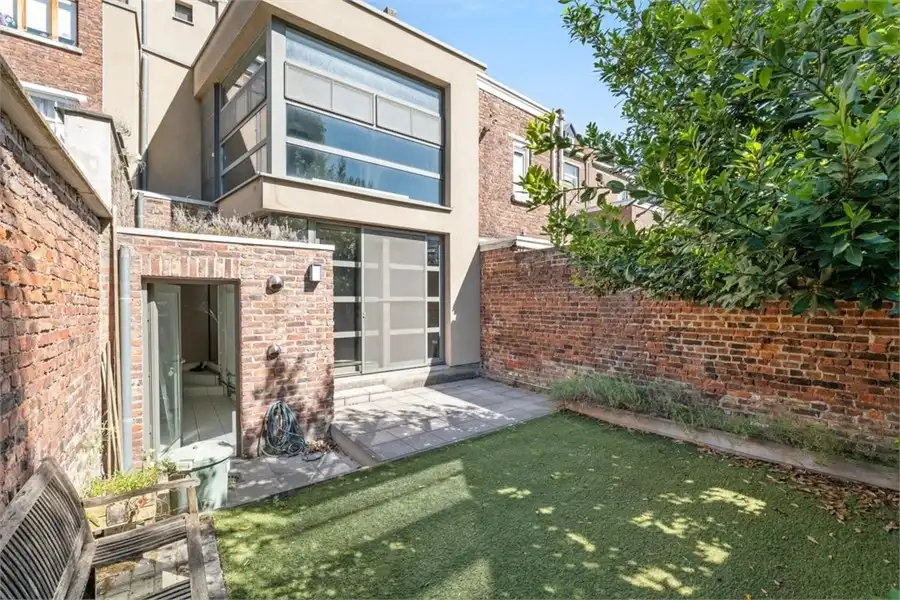 PRACHTIG HERENHUIS MET VEEL CHARME IN HET CENTRUM VAN SINT-TRUIDEN foto 30