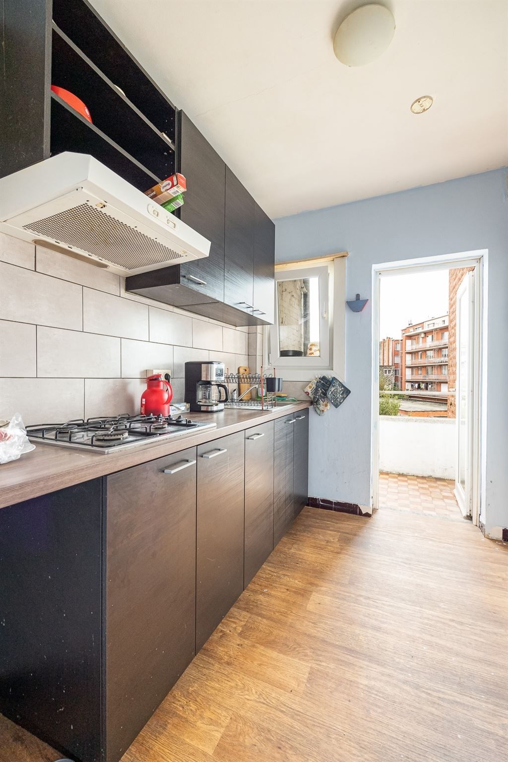 Ruim op te frissen appartement met 3 slaapkamers foto 5