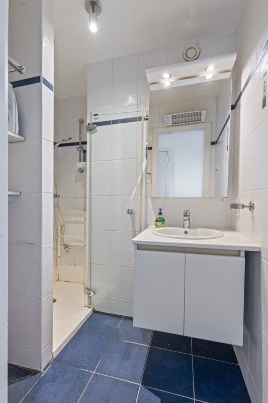 Ruim appartement met drie slaapkamers, twee terrassen en parking te koop! foto 10