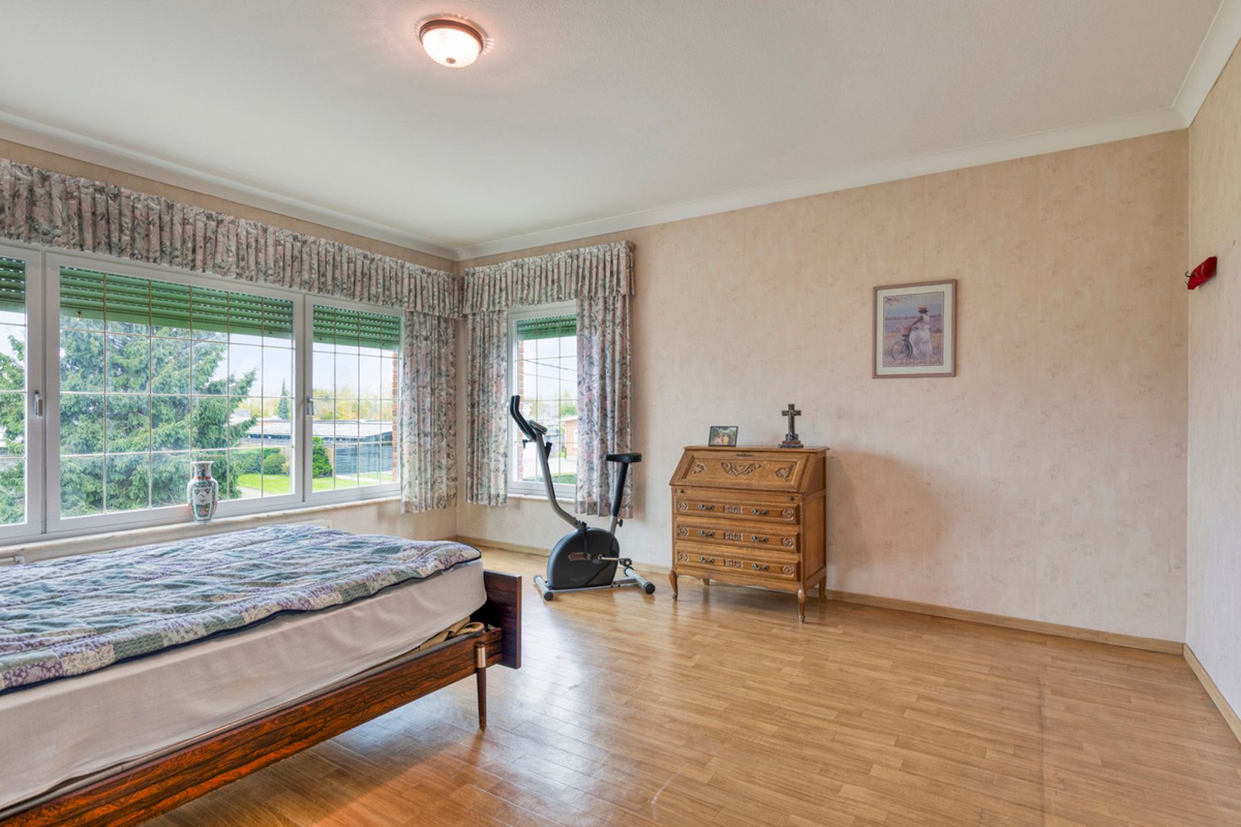 Solide en ruime te renoveren gezinswoning op toplocatie foto 13