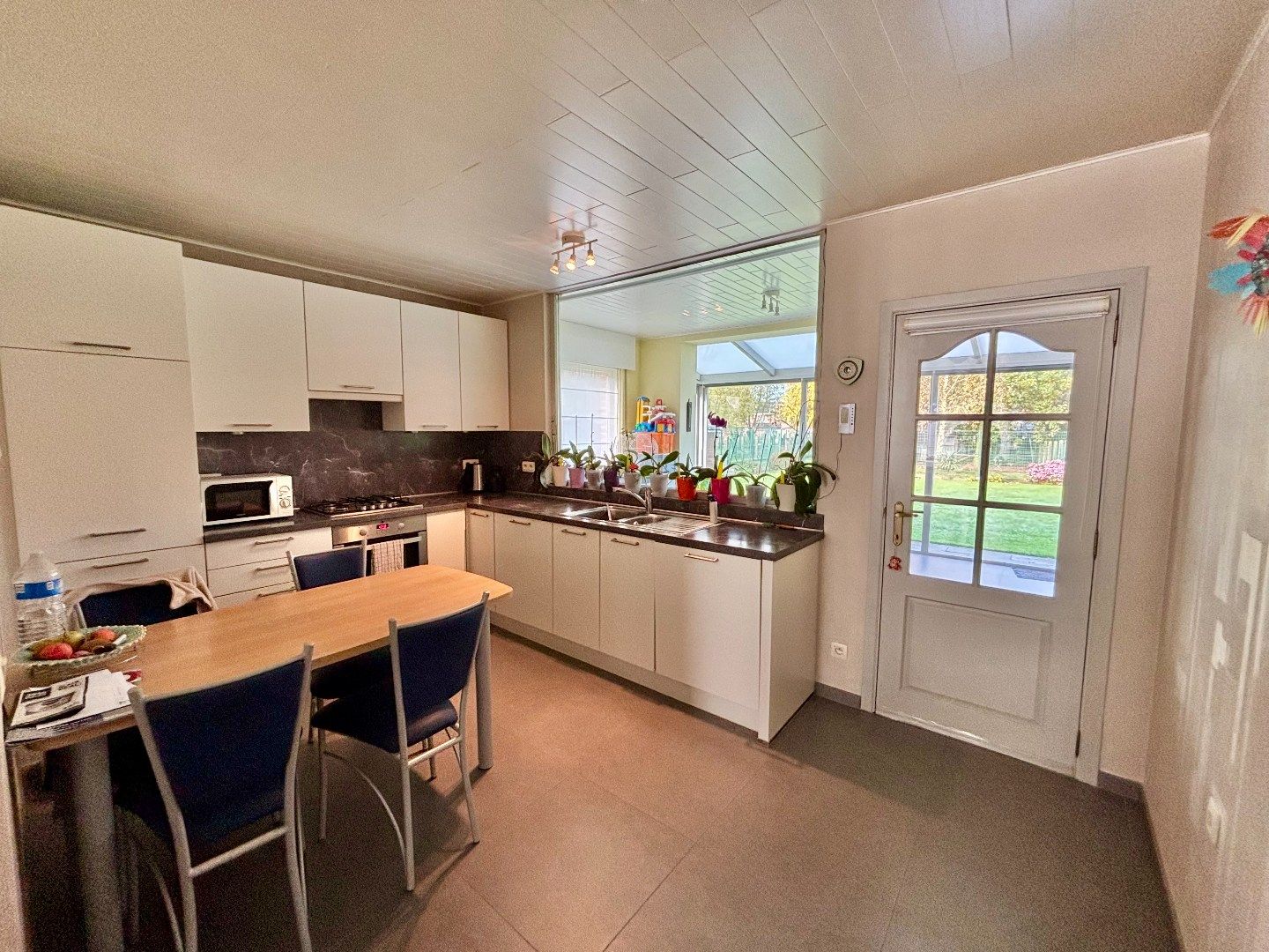 ALLEENSTAANDE VILLA OP 700M² IN EEN RUSTIGE WIJK MET 4SLPKS, GARAGE VOOR 2 WAGENS EN RUIME TUIN  foto 13