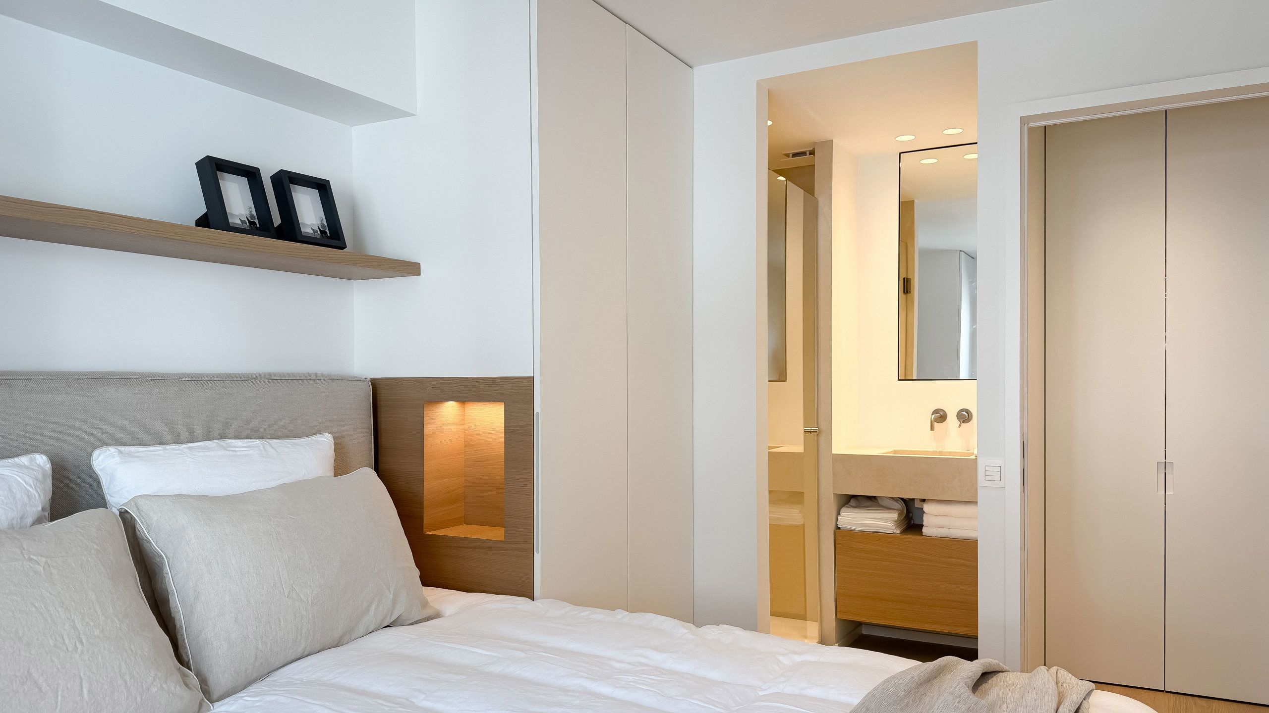 Volledig gerenoveerd appartement / Gemeubileerd / met garage foto 26