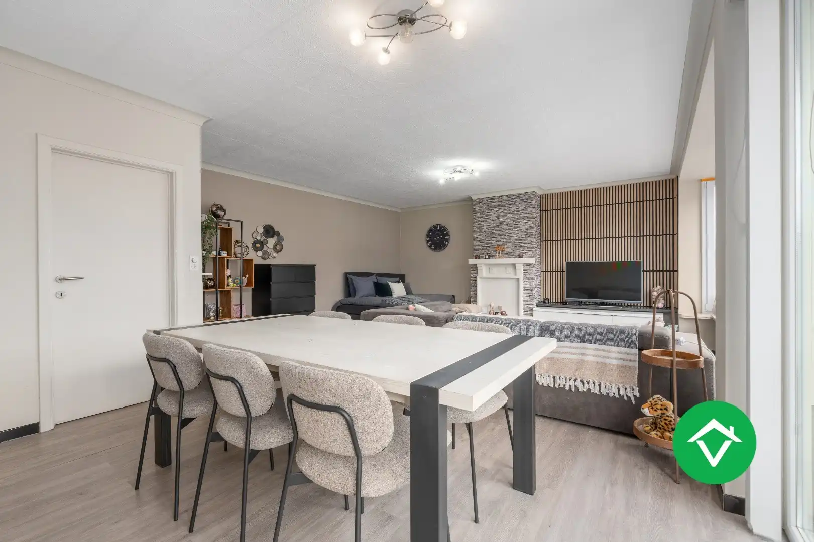 Veelzijdig handelspand met woonst en twee verhuurde appartementen in centrum Aartrijke foto 30