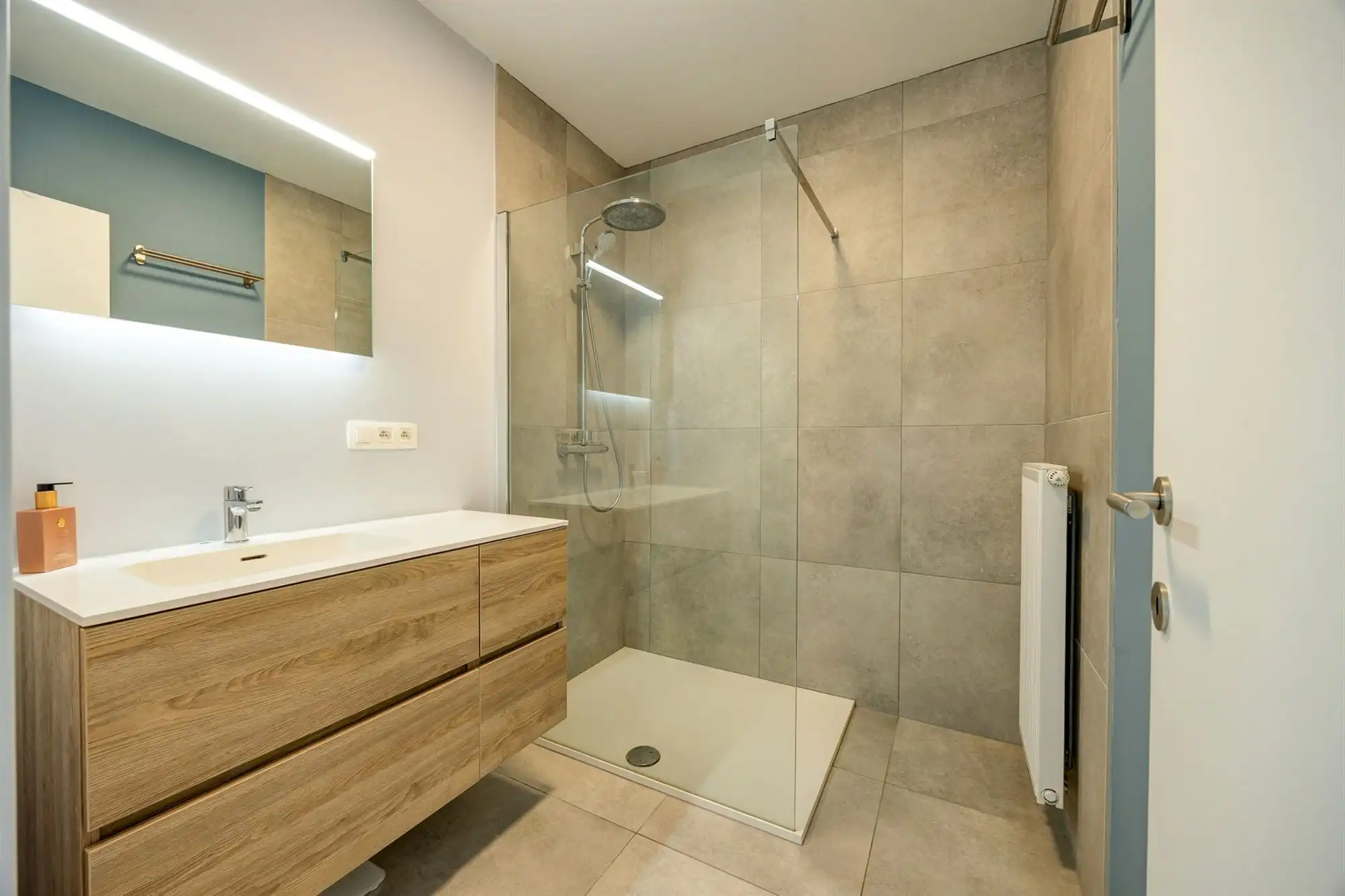 GLVapp. met 2 slaapkamers, tuin en staanplaats foto 9