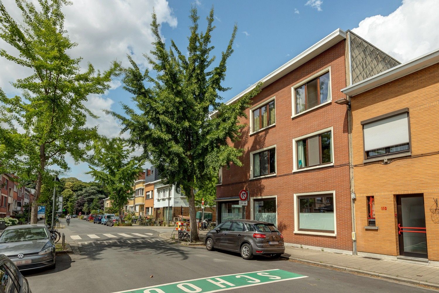 Kleinschalig opbrengsteigendom met 3 ruime appartementen op toplocatie foto 3