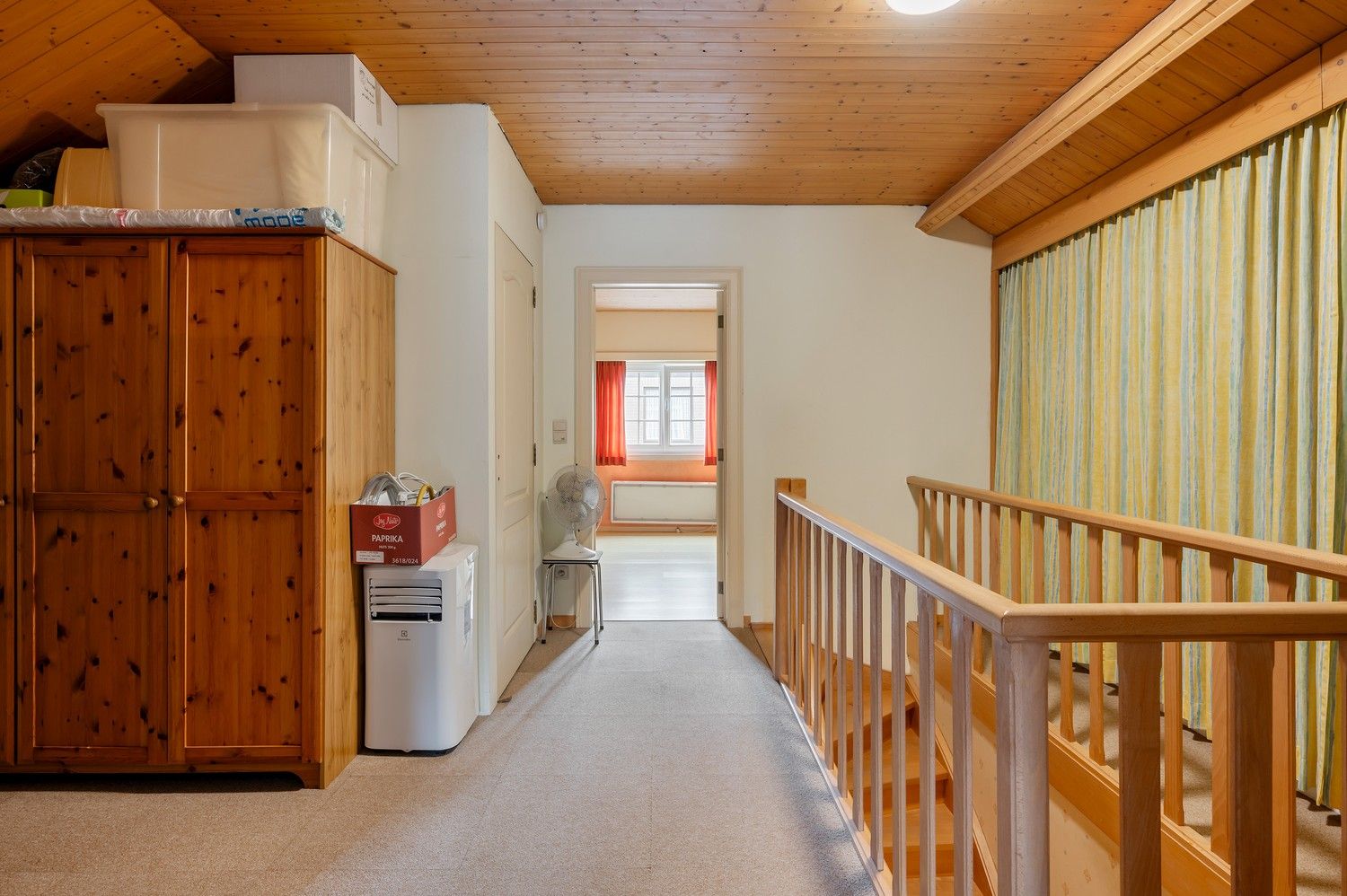 Ruime gezinswoning op breed en groot perceel van 1122m² foto 23