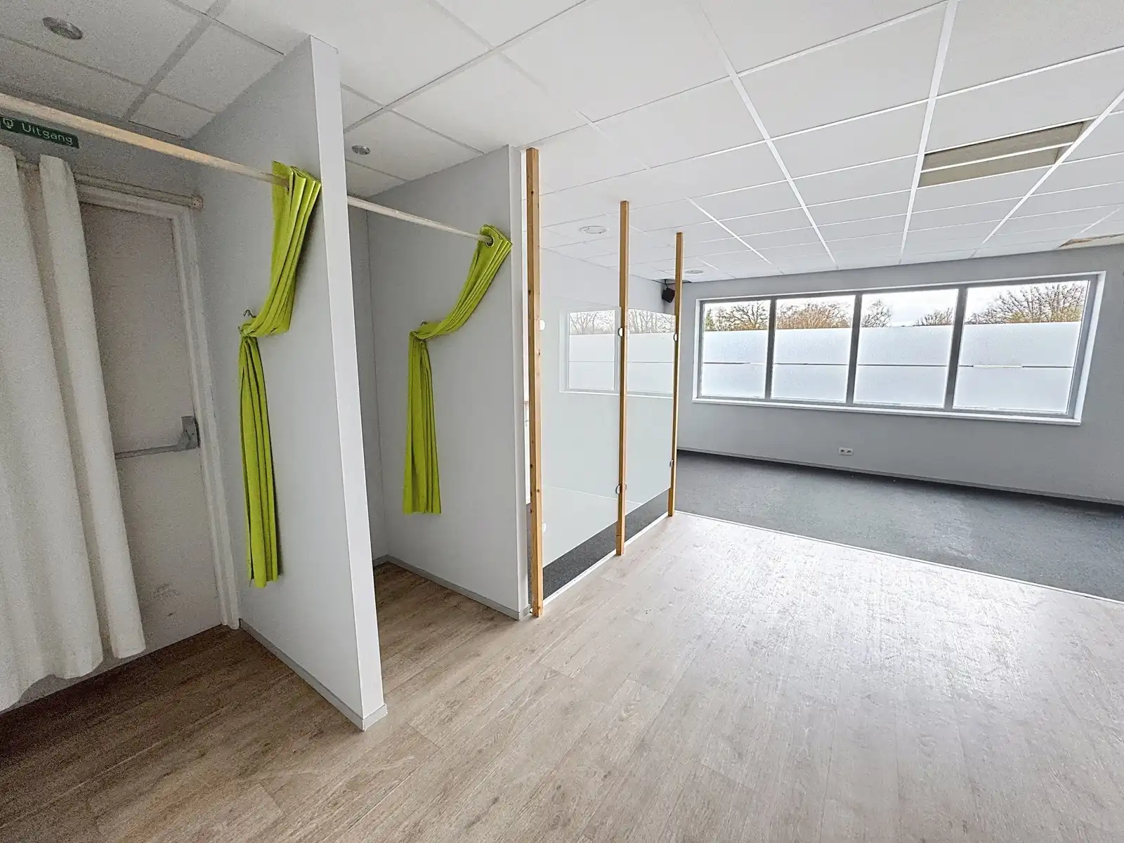 Ruime polyvalente kantoorruimte op topligging in Schoten foto 13
