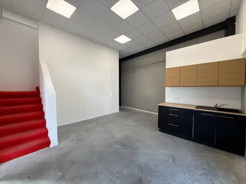 Magazijn van 288 m² +  mezzanine 160 m² en 2 parkeerplaatsen + buitenopslag foto 12