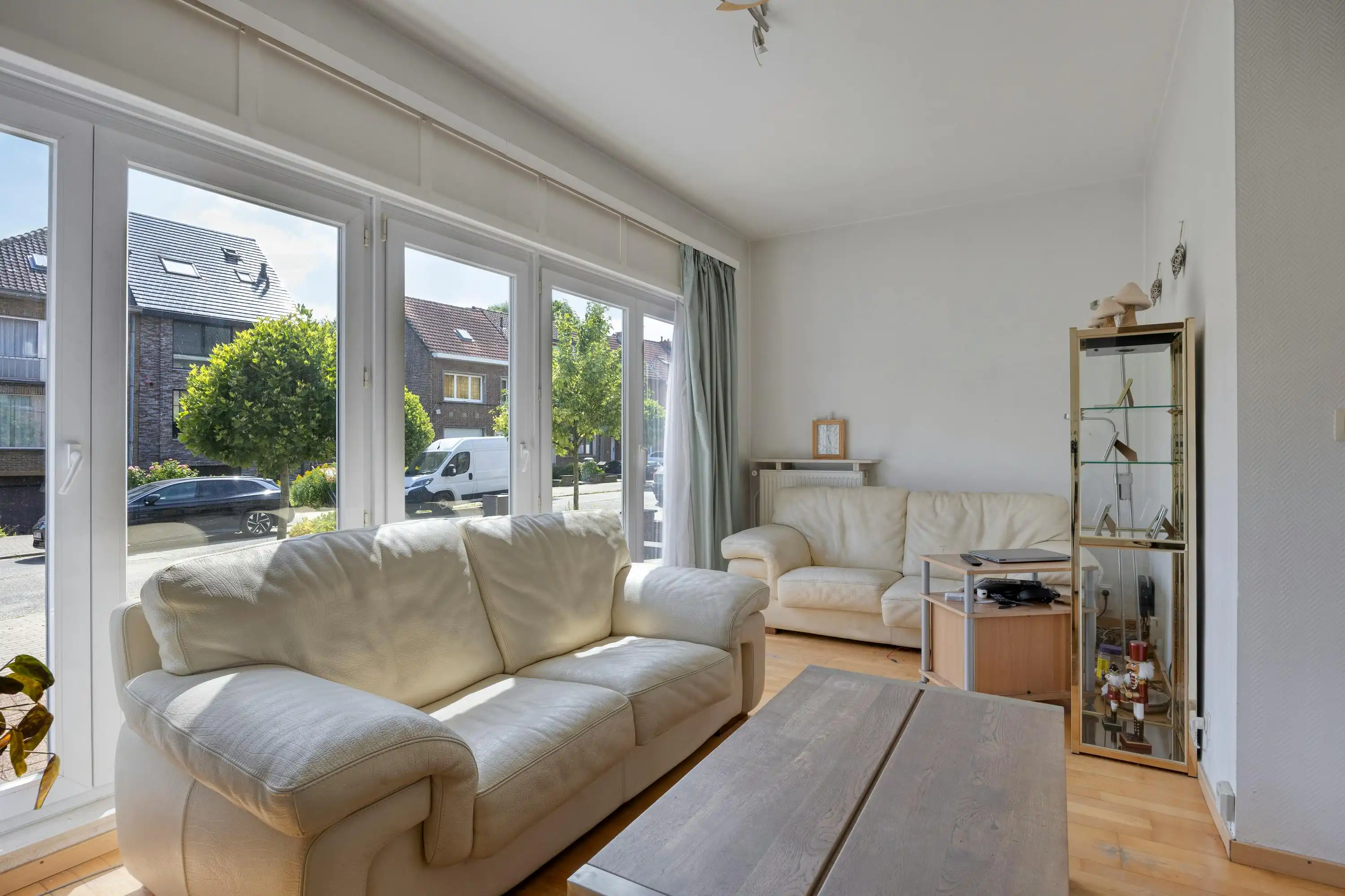 Gezinswoning te koop in Strombeek-Bever met tuin en garage foto 4