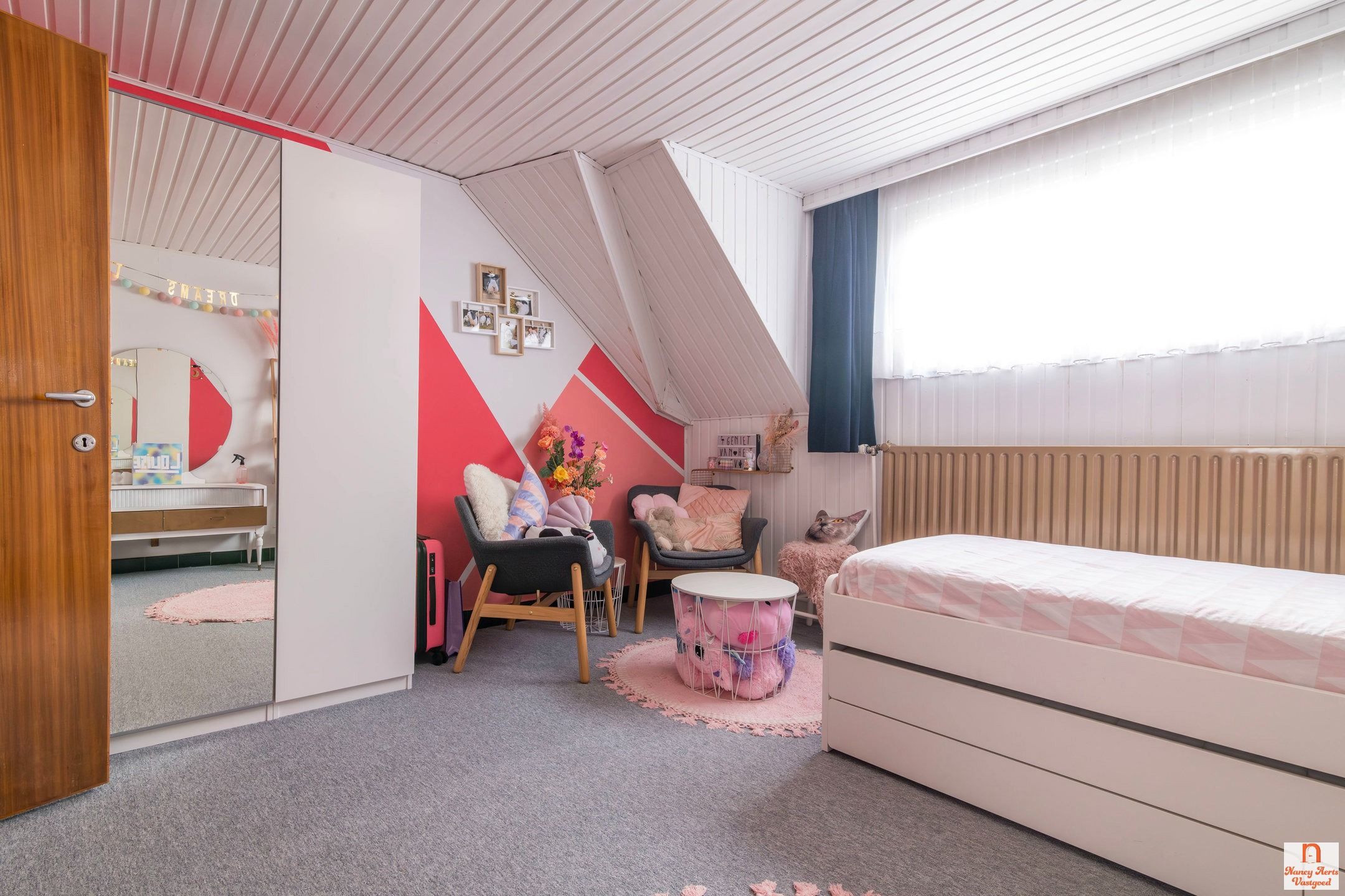 Sfeervolle jaren ’60-woning met grote tuin in rustige straat foto 64