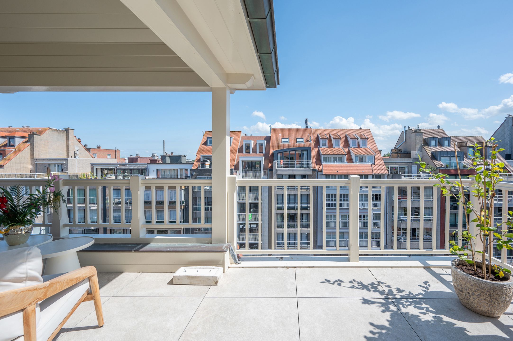 Exclusief duplex appartement met twee ruime zonneterrassen.. foto 3