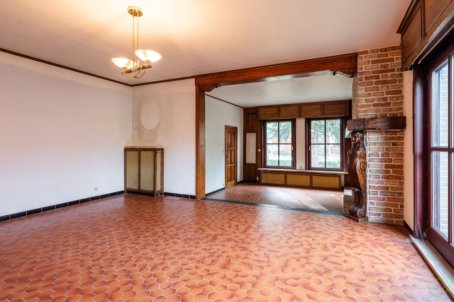 Vrijstaande te renoveren villa op uitzonderlijk groot perceel met bosgrond in Lembeke foto 5