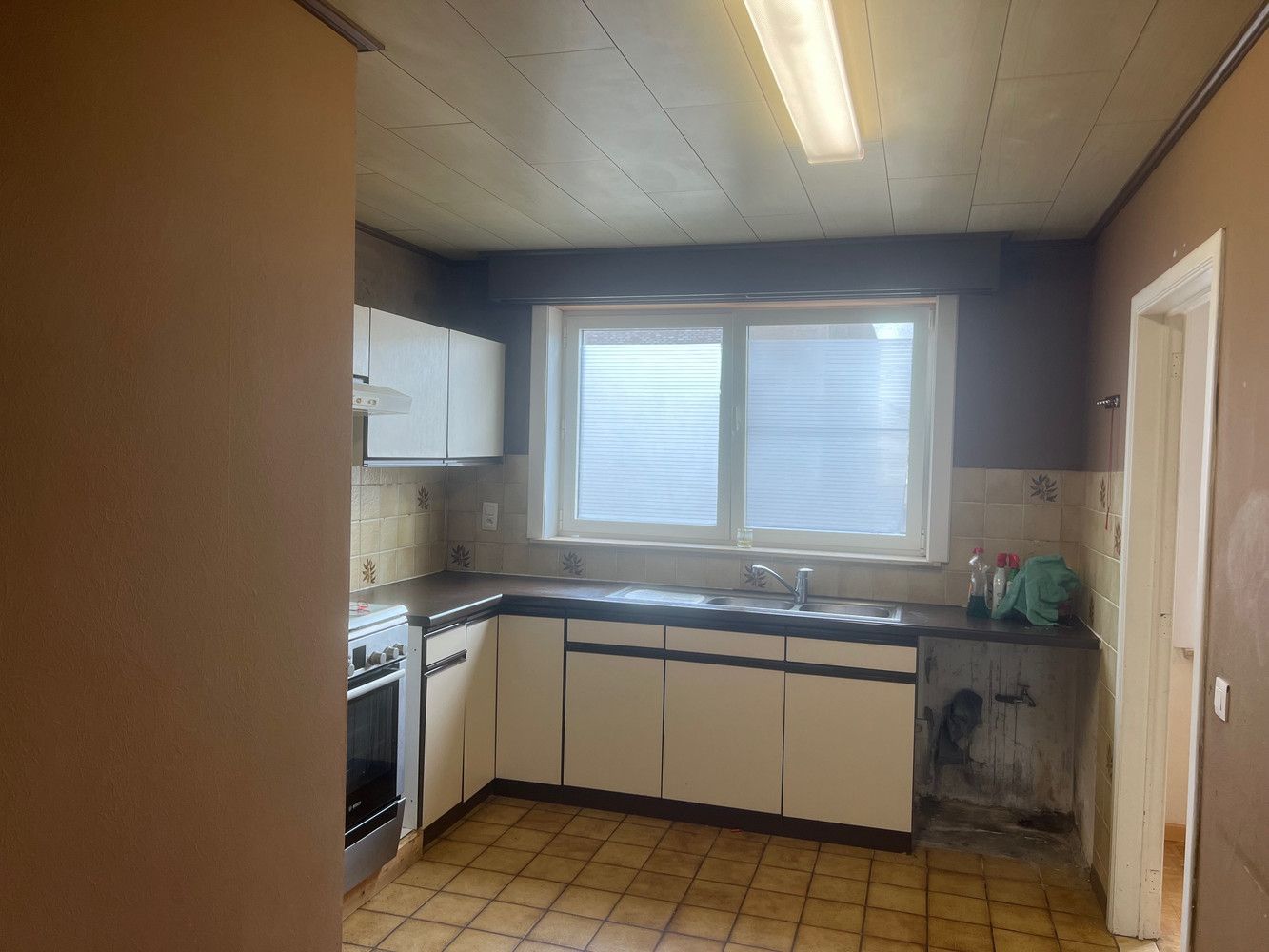 Twee slaapkamer appartement met ruime garage foto 3