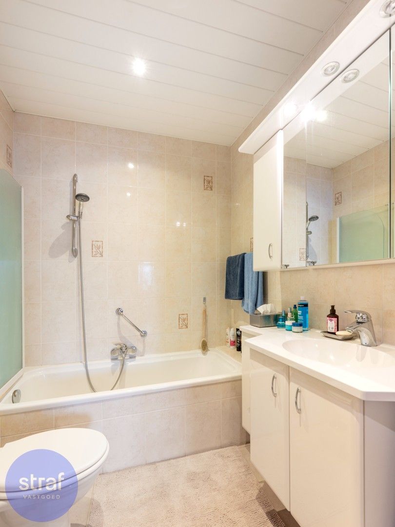 Fijn tweeslaapkamerappartement met nóg fijnere views foto 12