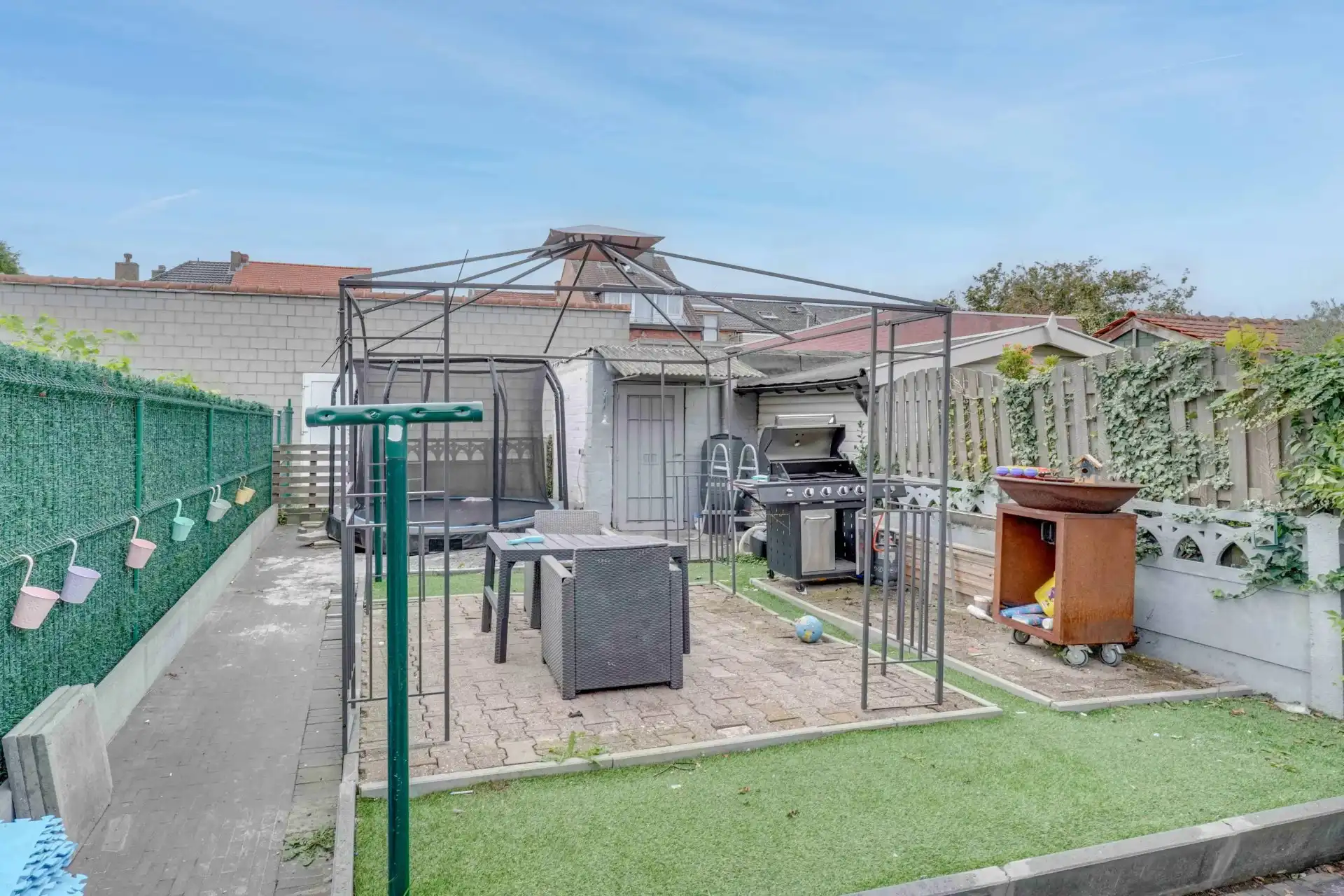 Ruime woning in rustige woonwijk foto 20