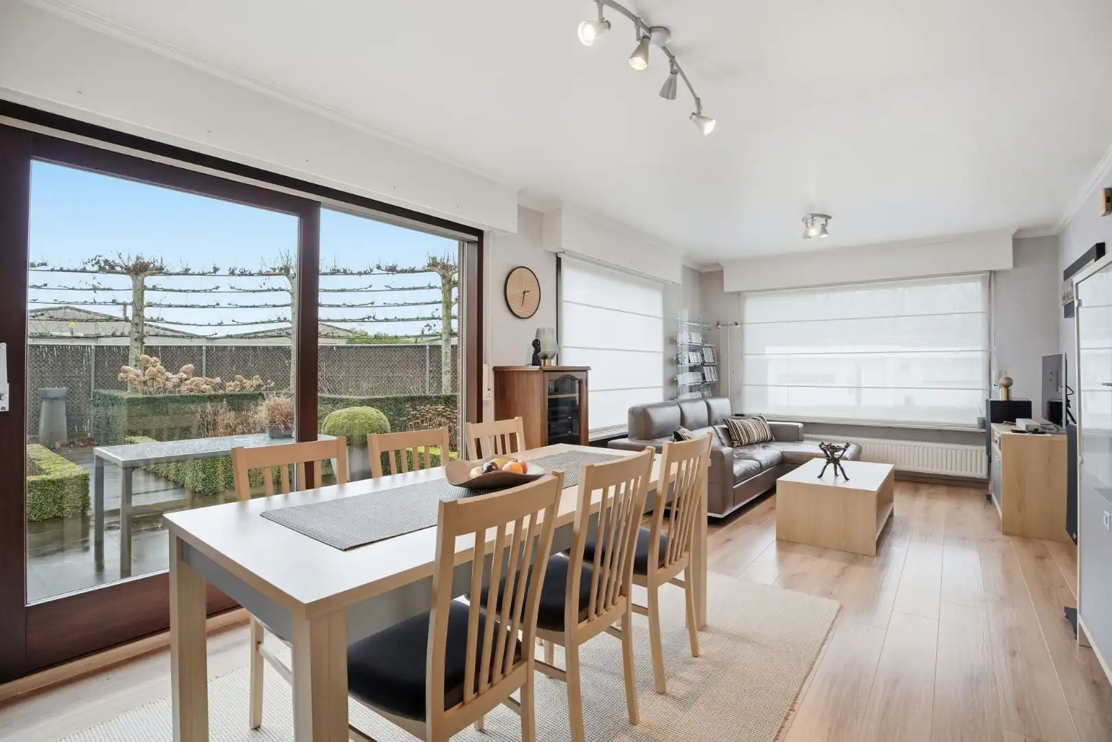 Charmante gelijkvloerse woning met tuin en garage foto 12