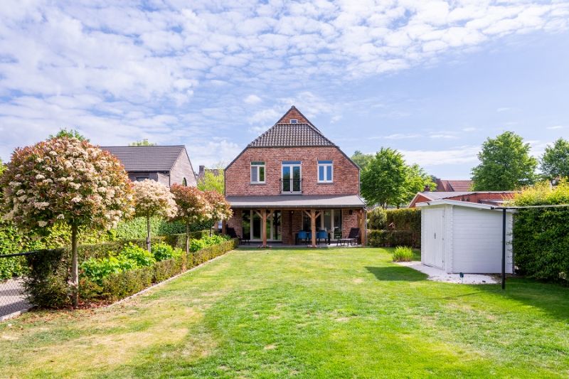 Luxueus afgewerkte villa met een zee van ruimte + bijgebouw , toplocatie! foto 2