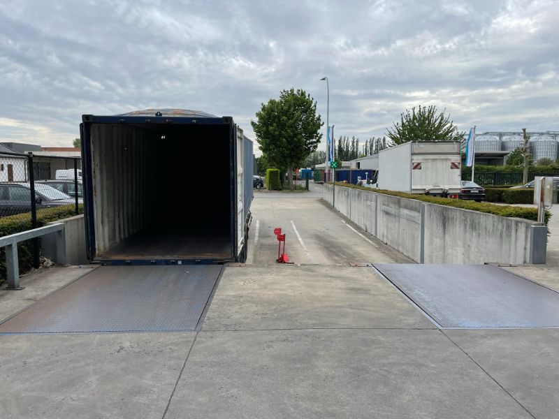 Bedrijfsgebouw op goede locatie in Deinze te huur foto 4