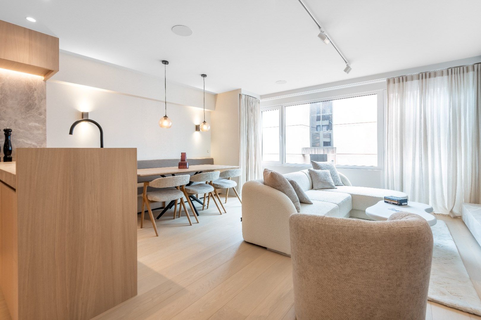 Luxueus gerenoveerd appartement gelegen op minder dan 100 meter van het strand foto 6
