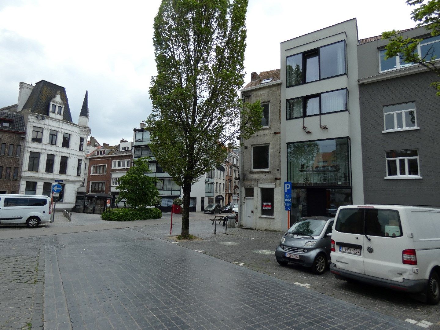 Goed en centraal gelegen handelshuisje met open zicht op Petrus en Pauluskerk  foto 2