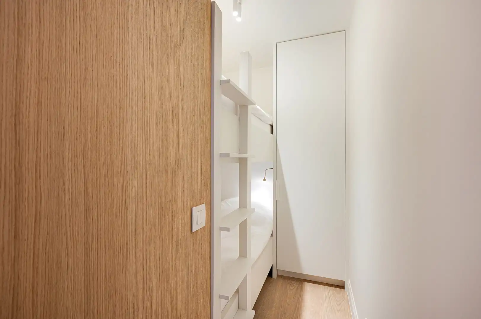 Luxueus afgewerkt appartement ideaal gelegen tussen Lichttoren- en Driehoeksplein foto 18