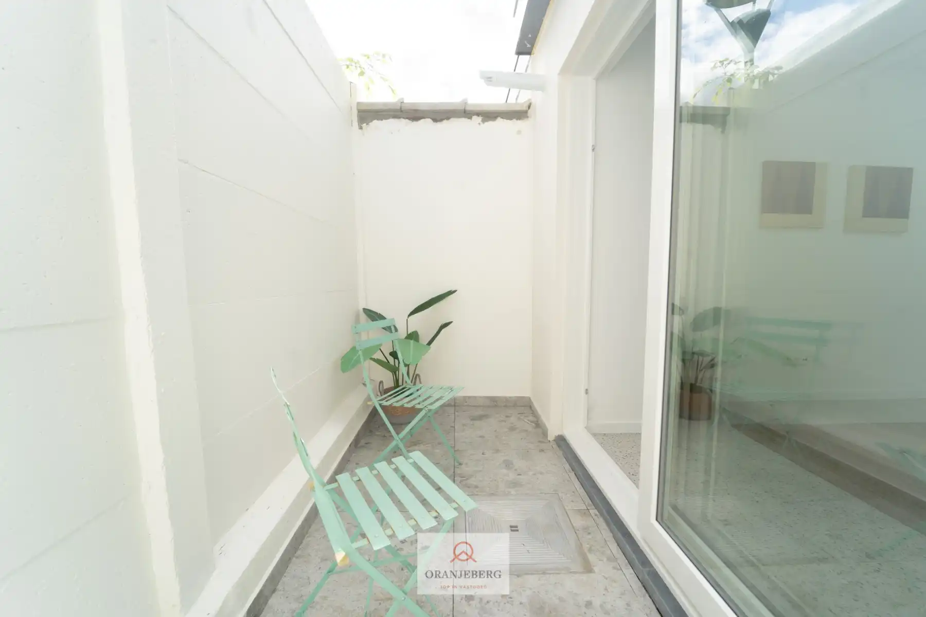 Lichtrijke gerenoveerde woning foto 11