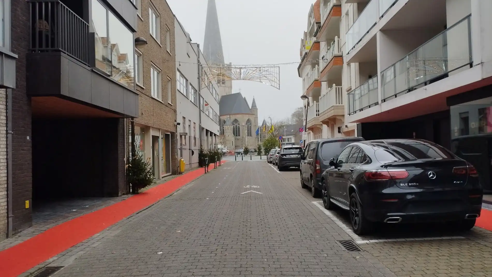 Winkelruimte te huur op TOP locatie te Waregem! foto 5