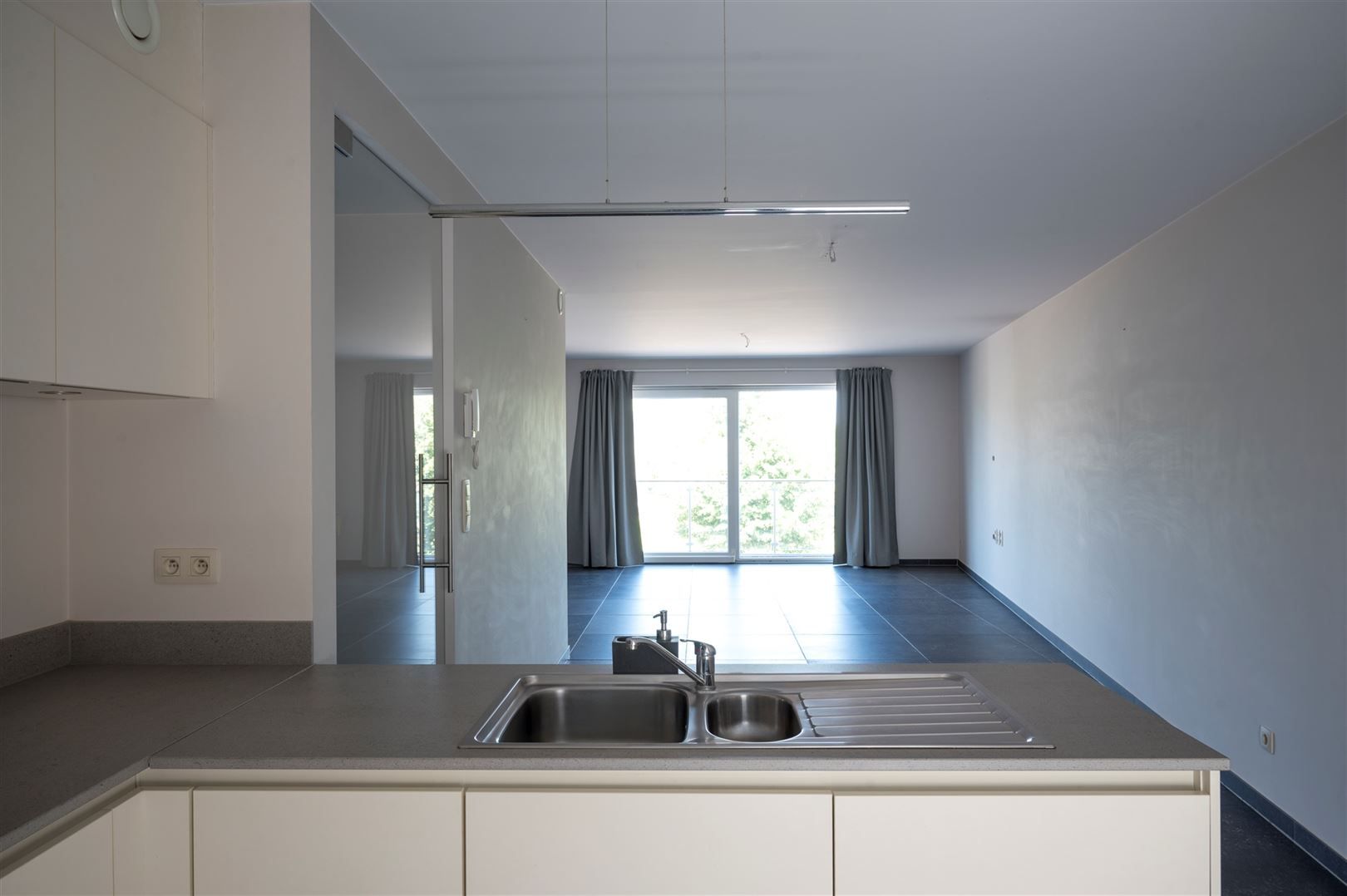 2 slaapkamer app met zonnig terras foto 10