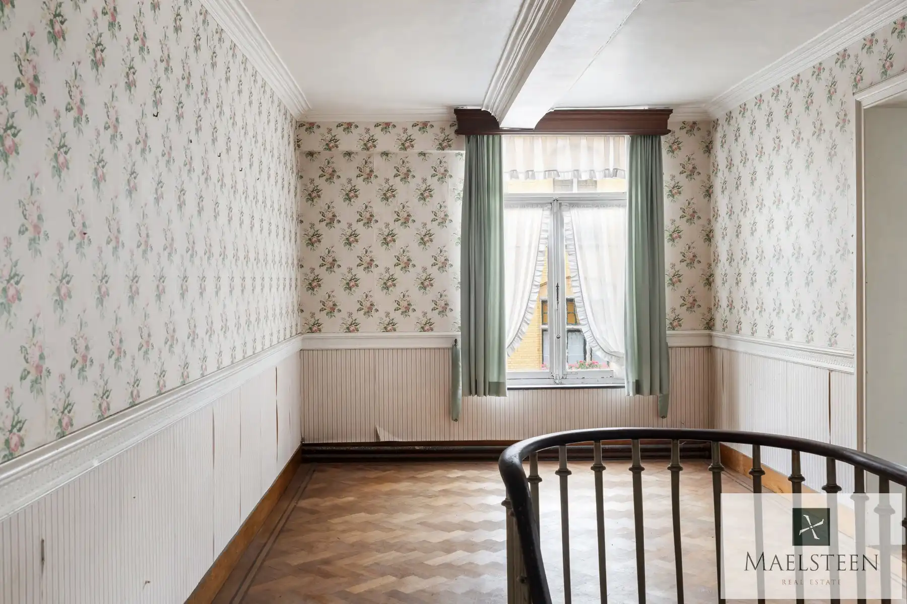 Historisch herenhuis op 3.611m2 in centrum Ruiselede foto 17