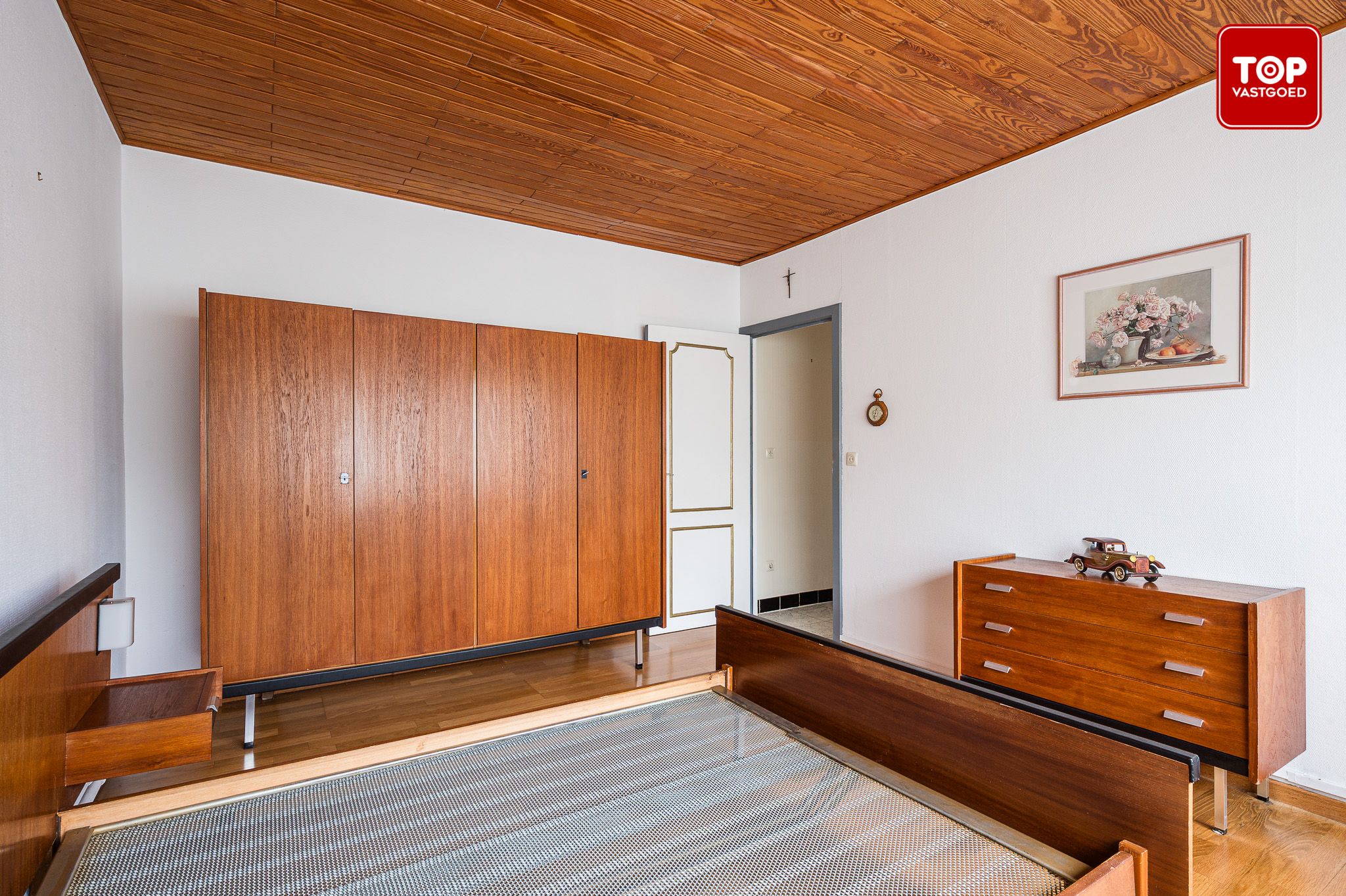 Te renoveren bungalow met enorm potentieel op een Toplocatie foto 11