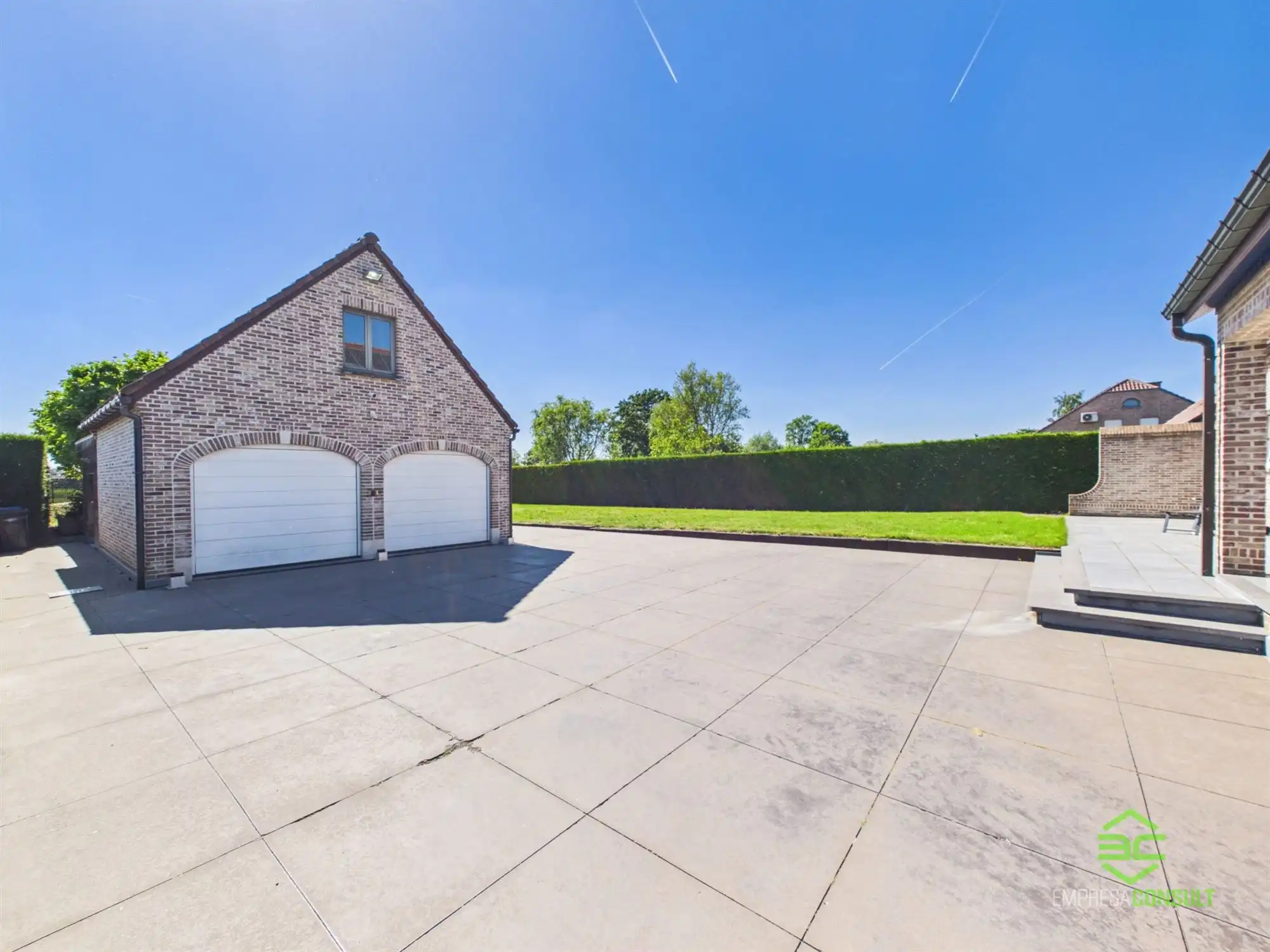 Ruime woning met 4/5 slpk en dubbele garage op 12a 50ca! foto 32