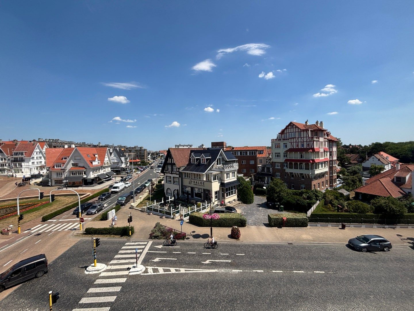 Instap klaar appartement nabij de zeedijk-De Haan foto 3
