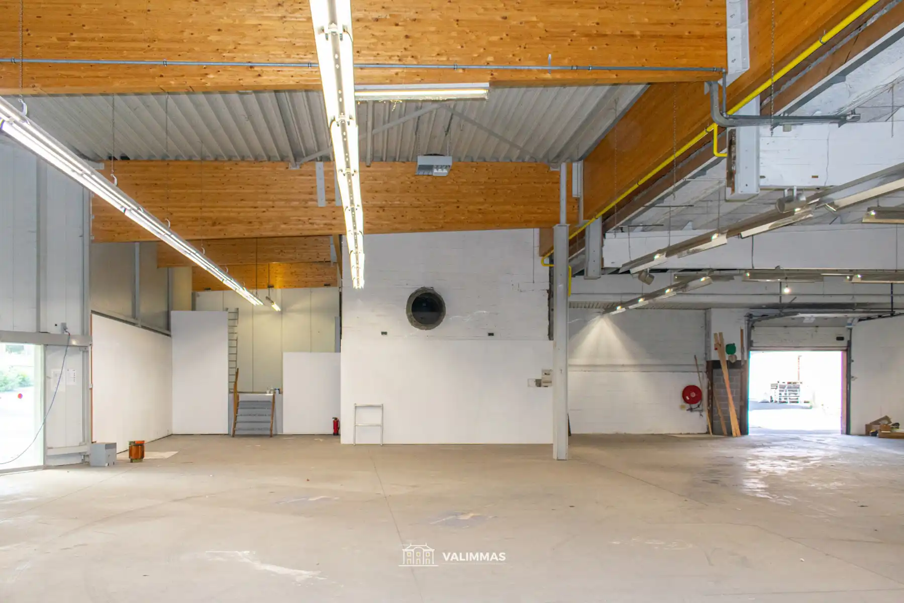 Handelsruimte/opslagplaats met parking (voormalige Gamma) foto 16