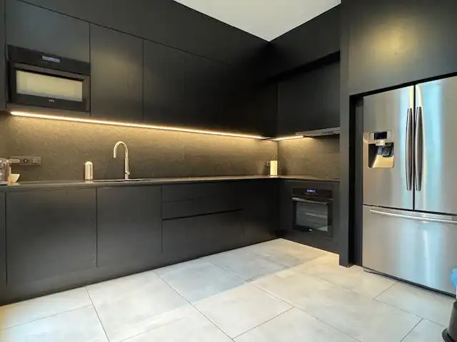 Modern gebruiksklaar gemeubeld kantoor aan de Oude Dokken ontworpen door Caan Architecten. foto 6