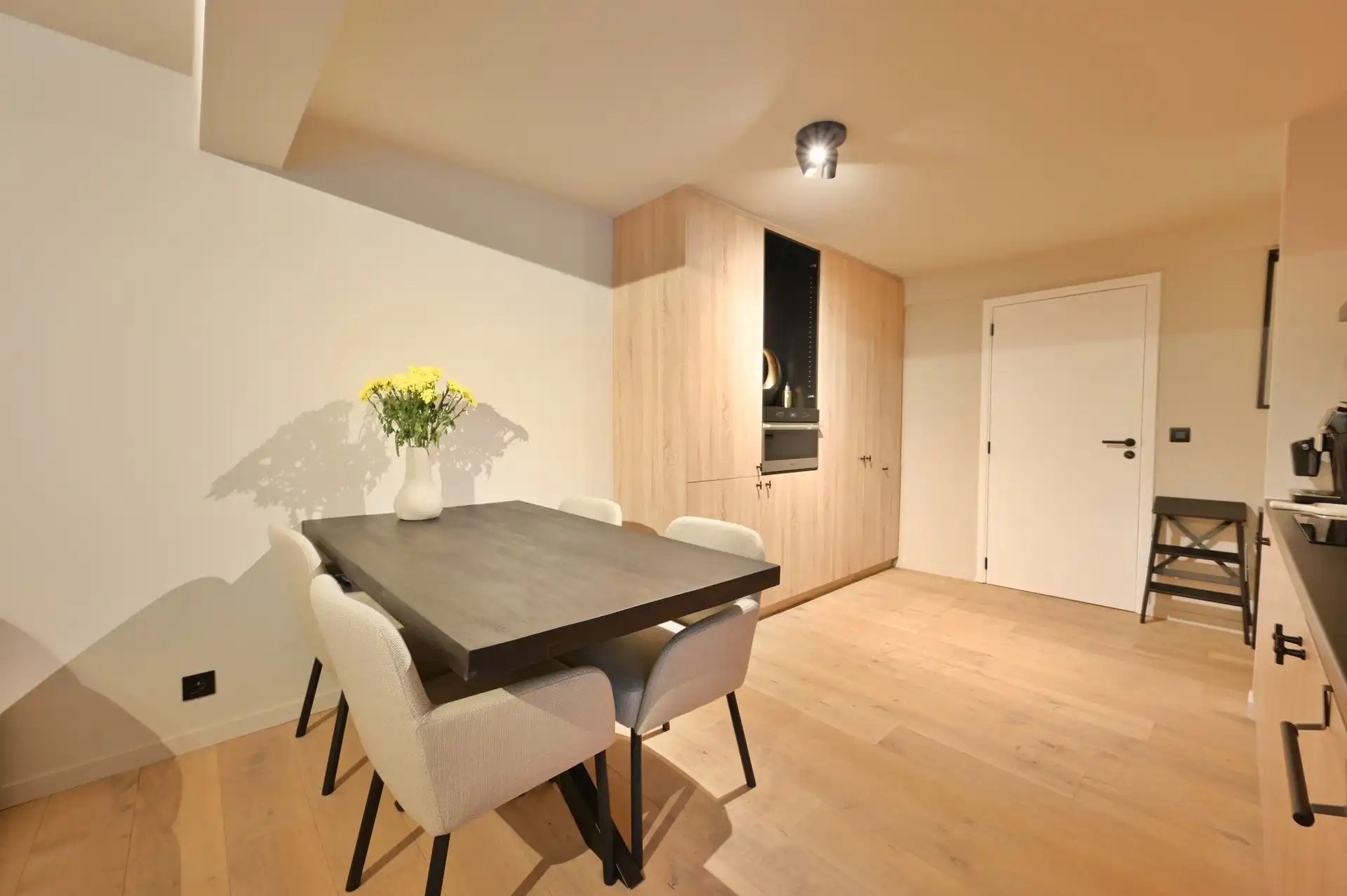 Instapklaar en energiezuinig 1-slaapkamerappartement te centrum Keerbergen foto 3