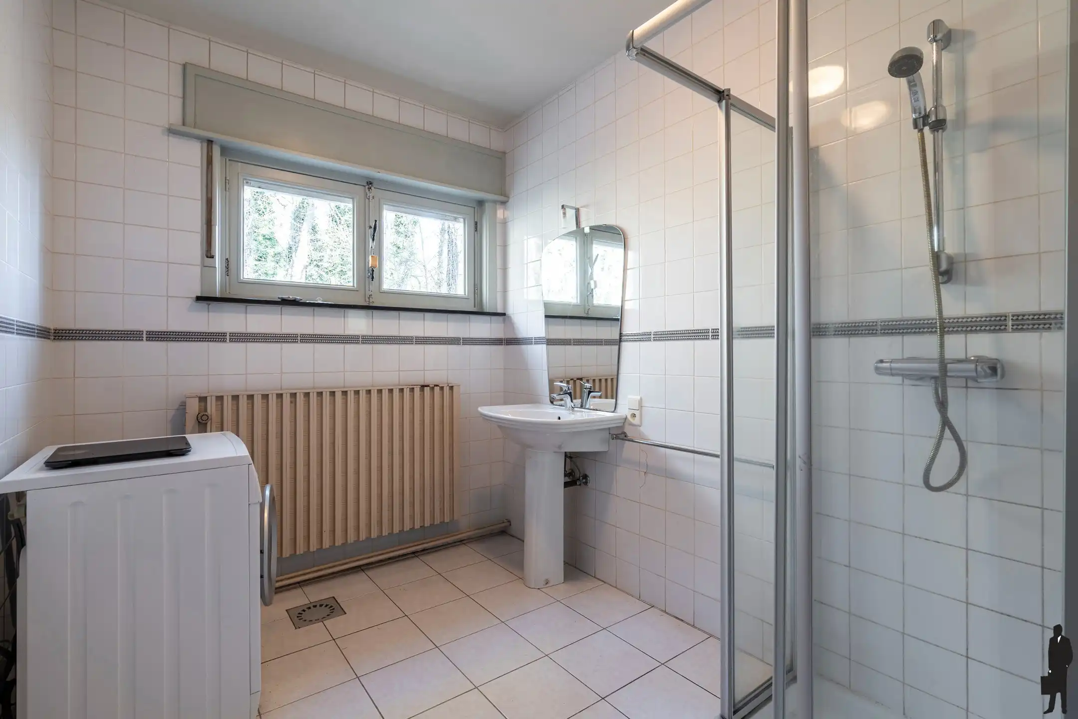 Uitzonderlijk gelegen villa in groen op grond van ca 1.730m² foto 11