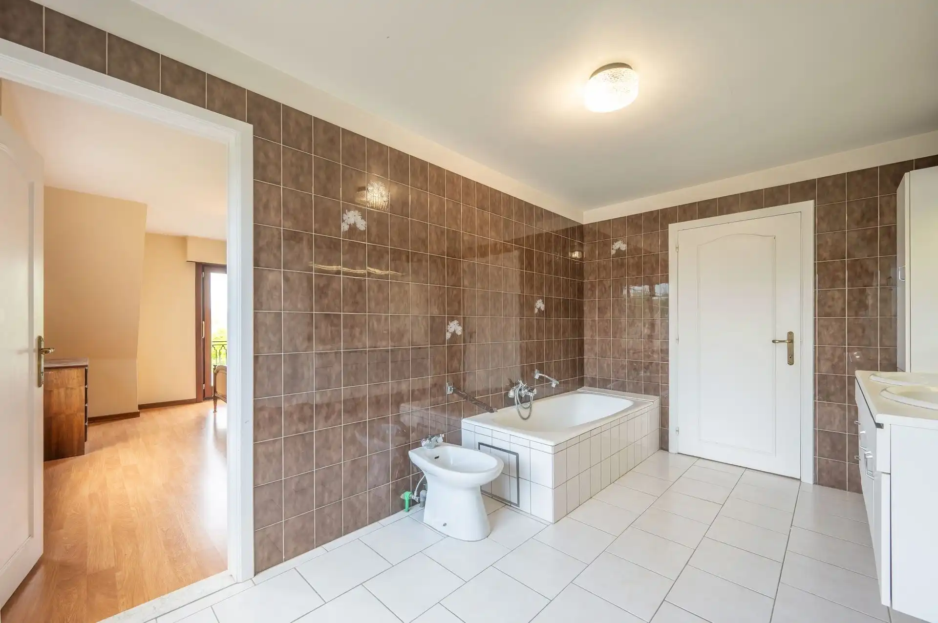 Exclusieve villa in een gegeerde residentiële wijk foto 22