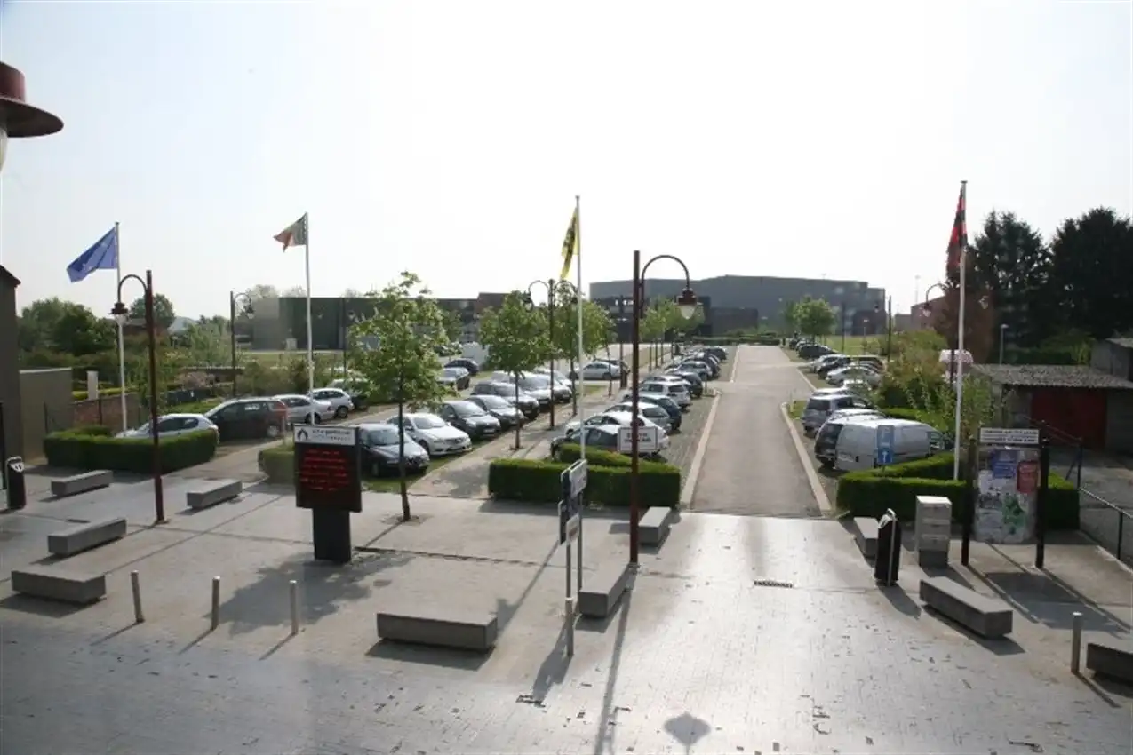 Label C, bijna volledig gerenoveerd, garage, toplocatie beroep foto 27