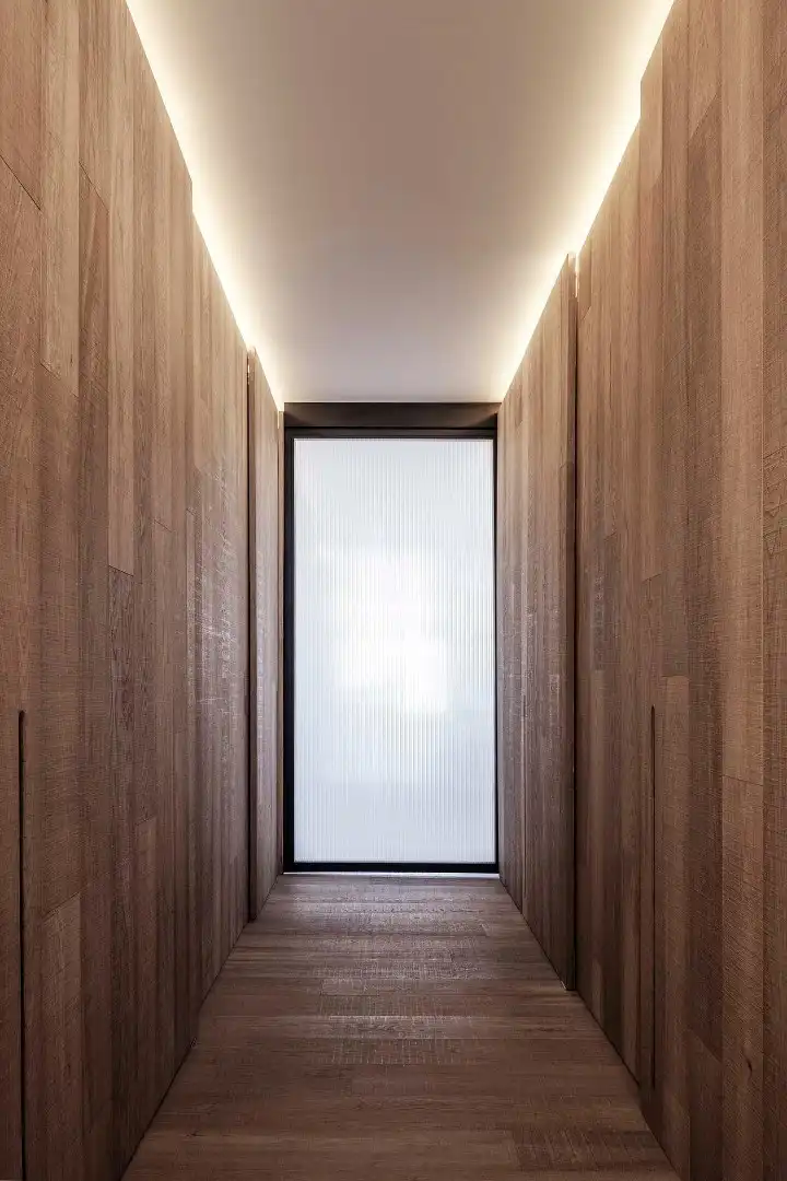 Uniek rolstoelvriendelijk en gemeubeld gelijkvloers appartement met terras dankzij hoogstaande architectuur  foto 11