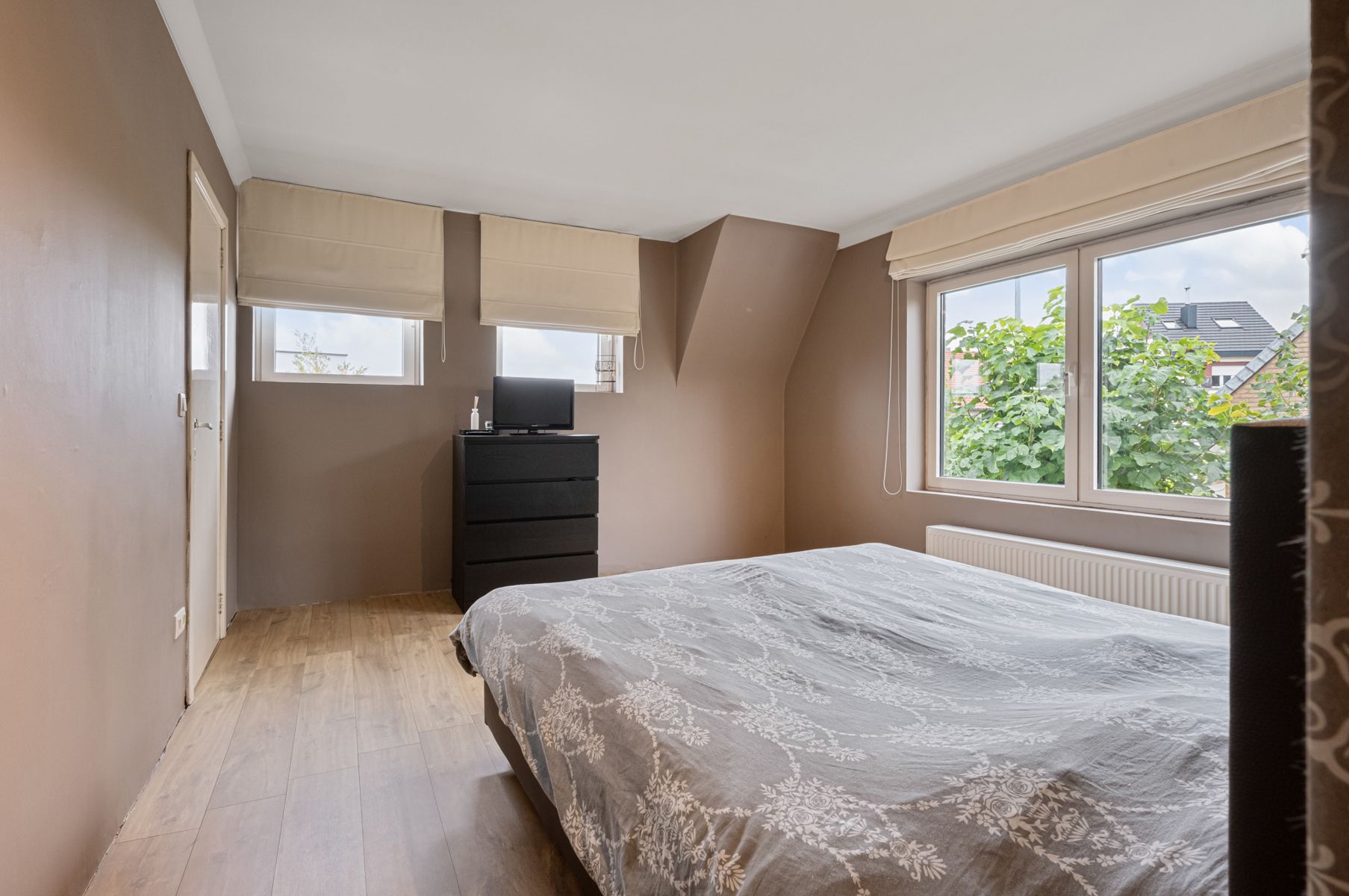 INSTAPKLARE GEZELLIGE GEZINWONING 3SLPKS, TUIN EN GARAGE! foto 20