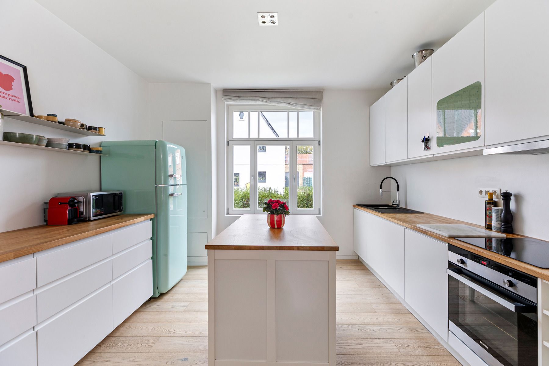 Wonen zonder zorgen: instapklare, gerenoveerde woning met tuin! foto 6