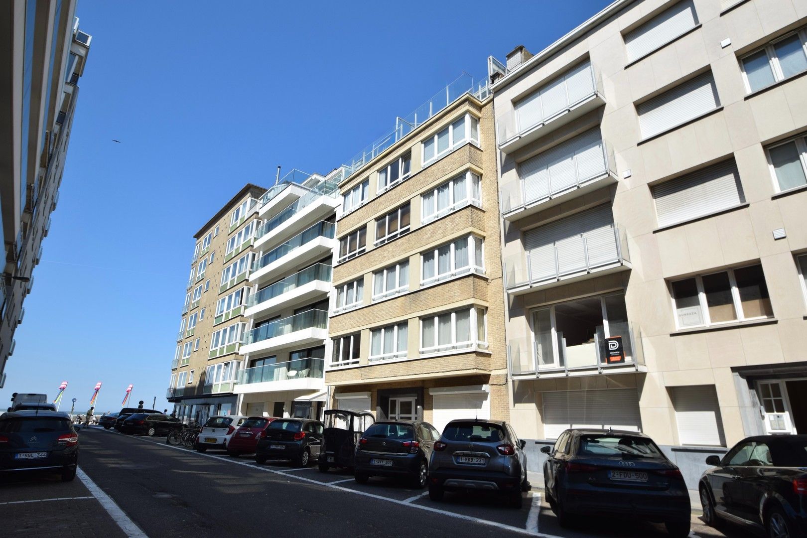 Lichtrijk appartement op een topligging met zijdelings zeezicht, vlakbij het Driehoeksplein. foto 3