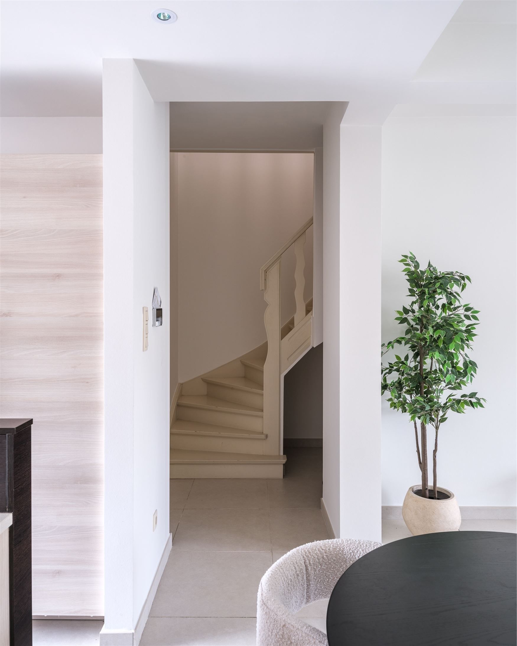 Gezinswoning met 3 slaapkamers en tuin in rustige straat. foto 9