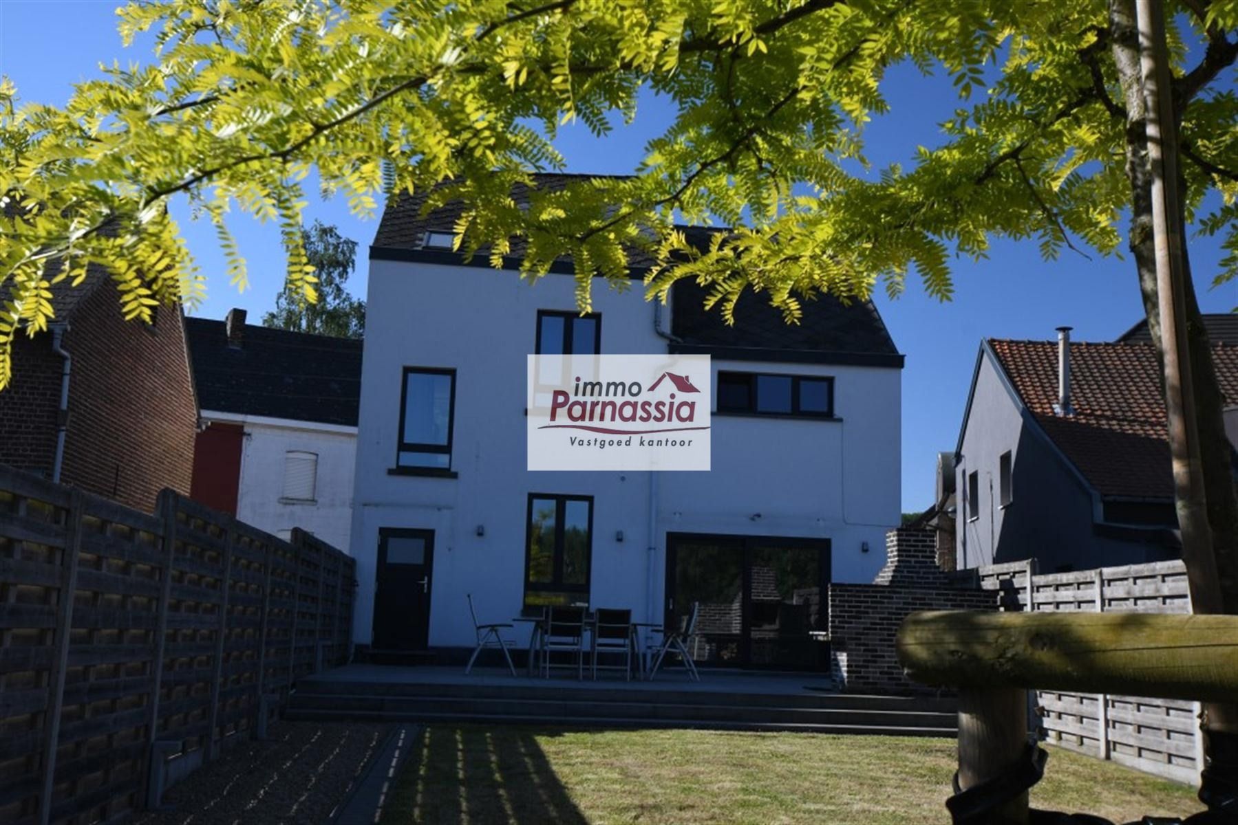 Energiezuinige woning nabij het centrum met aangename tuin foto 2