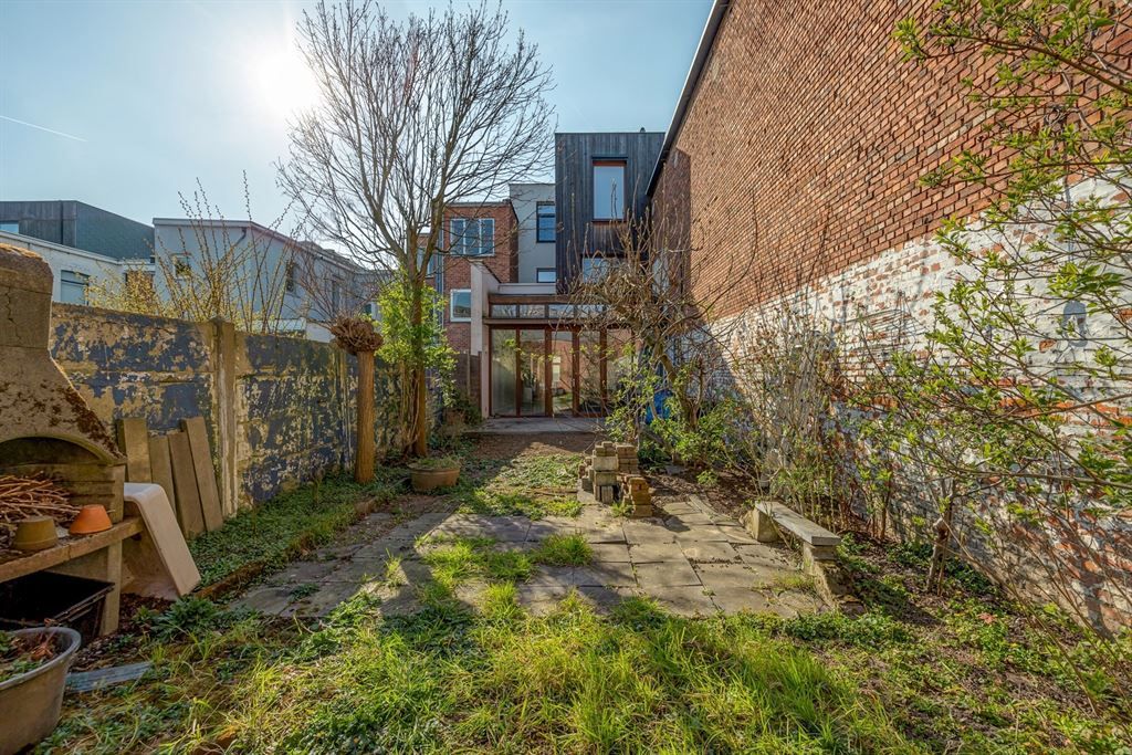 Stijlvol gerenoveerde woning met zonnige tuin! foto 5