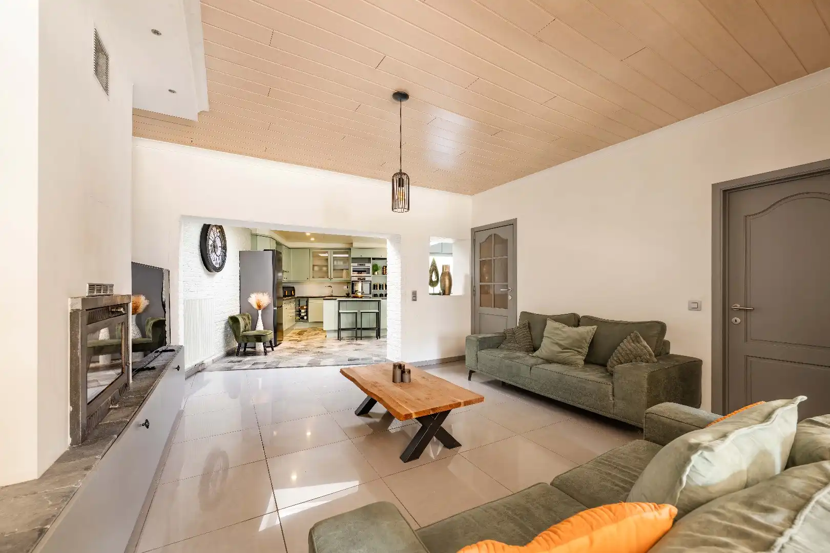 RUIME EN INSTAPKLARE WONING MET 3 SLAAPKAMERS EN CHARMANTE TUIN! foto 5