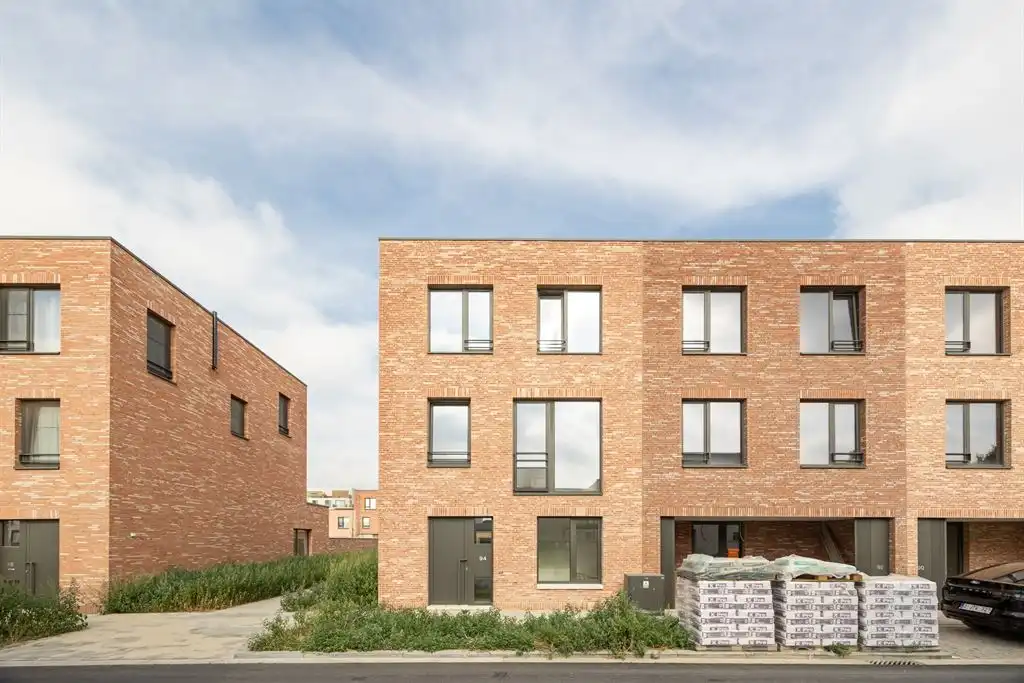 Nieuwbouwwoning onder registratie op toplocatie foto 32