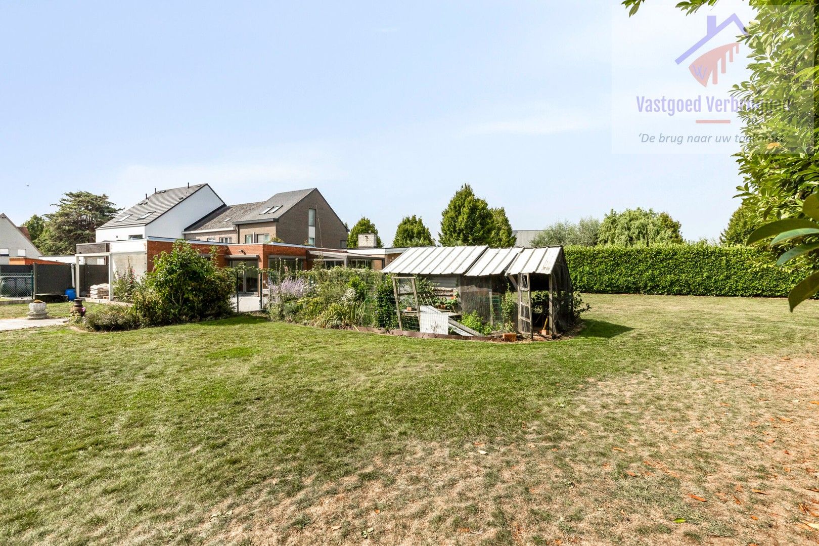 Ruime bungalow met 3 slaapkamers op bijna 20 are grond foto 20