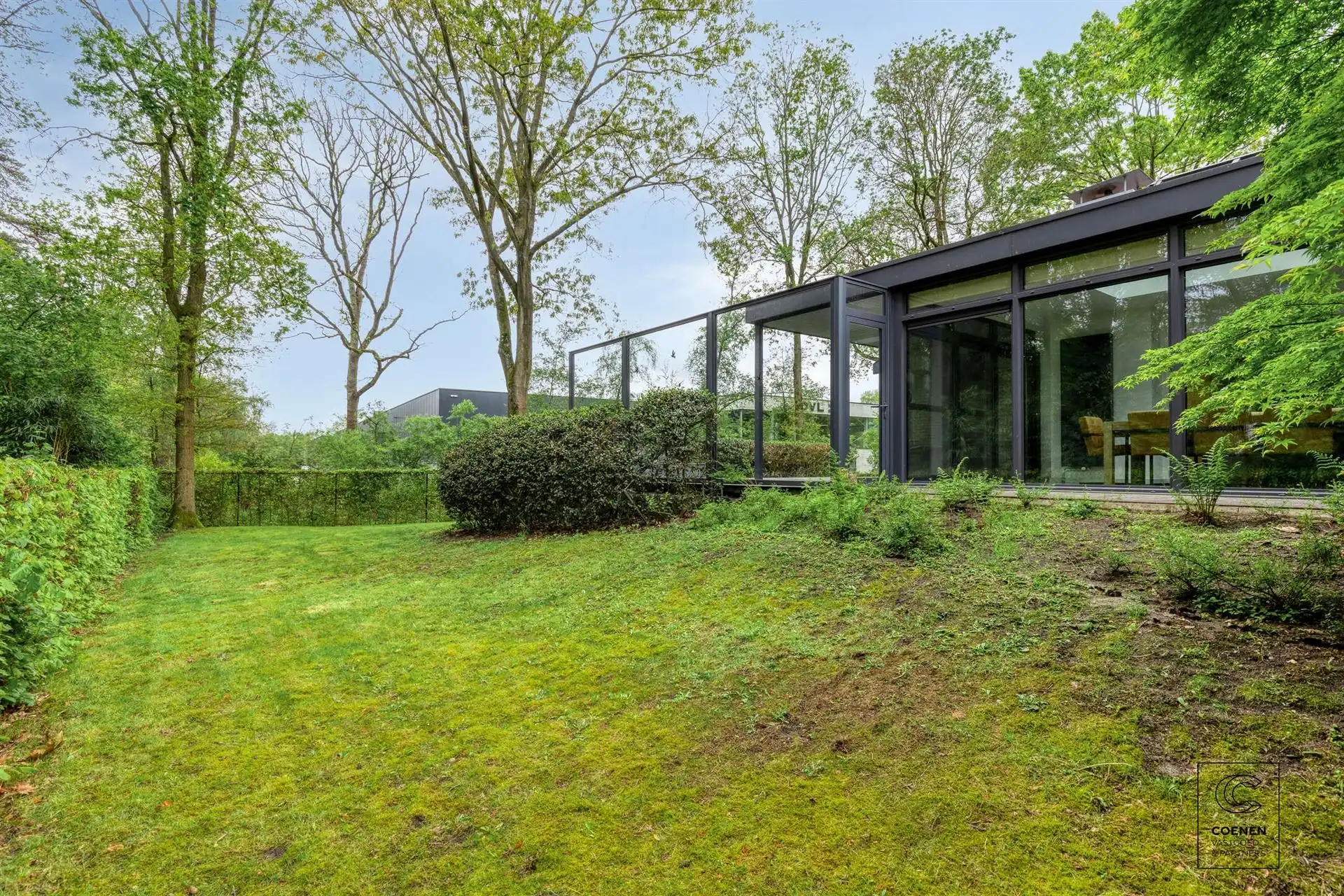Charmante villa van 424 m² met 4 slpks, royale garage en tuin! foto 31