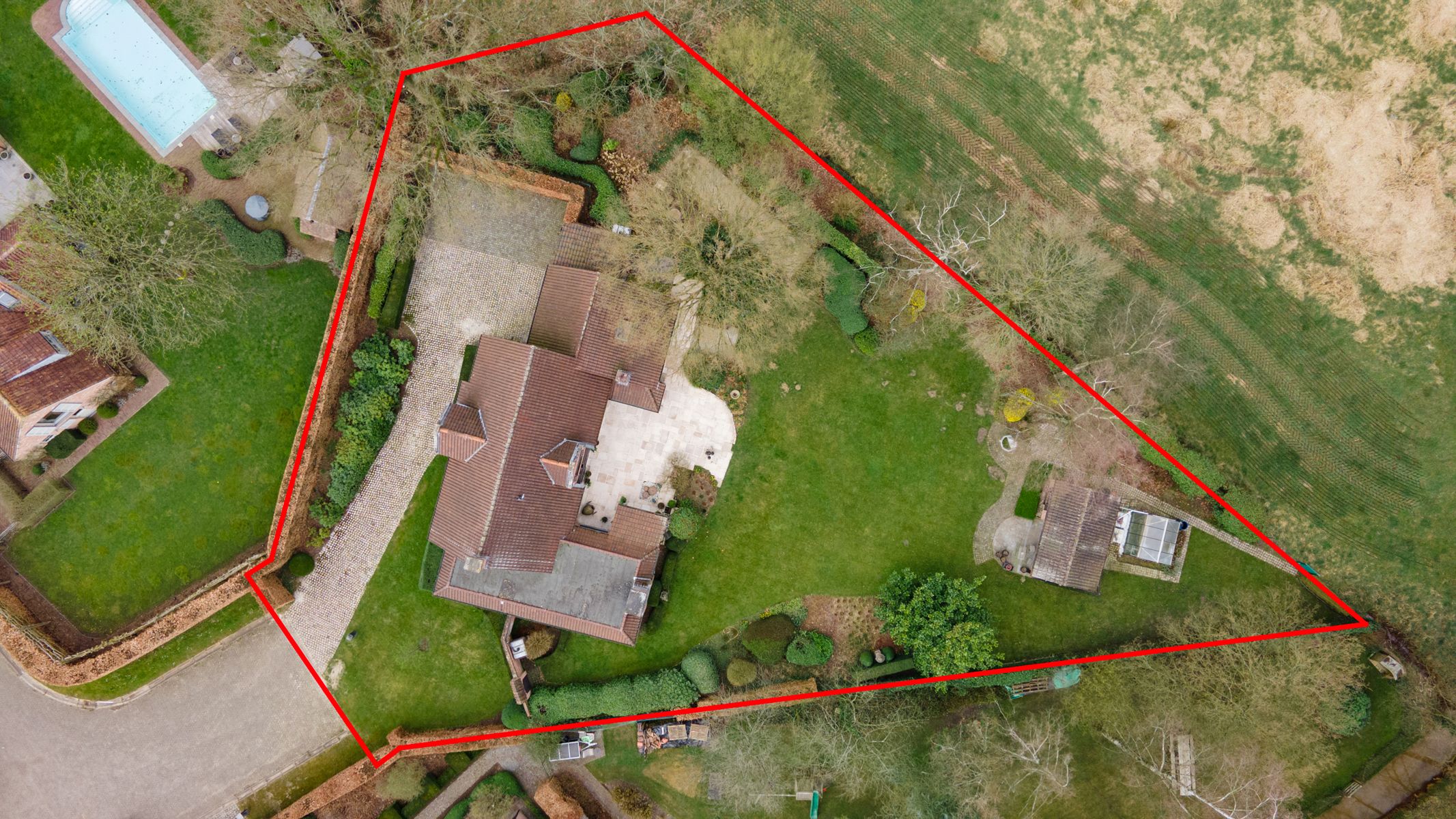 Te renoveren villa met uniek vrij zicht op ca. 2.065m². foto 35